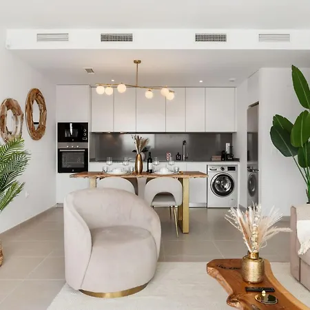 Vivi Homes - Vanisha Estepona